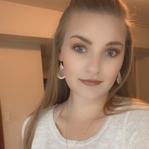 Meet your Posher, Aimee